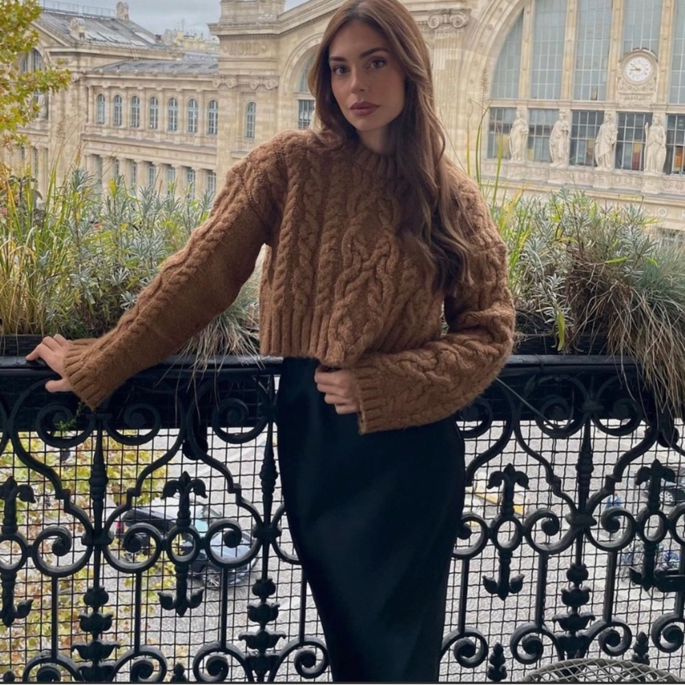 Like new Zara Sweater - Picture 4 of 7